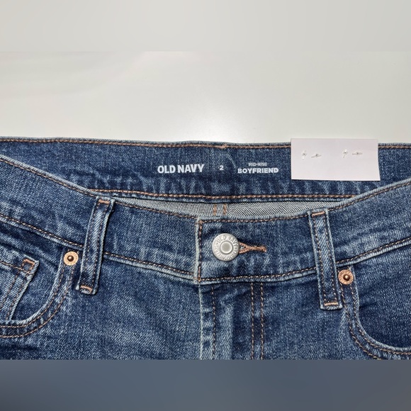 Old Navy Women's Size 2 Blue Boyfriend Mid Rise Cut Off Jeans - Picture 6 of 9
